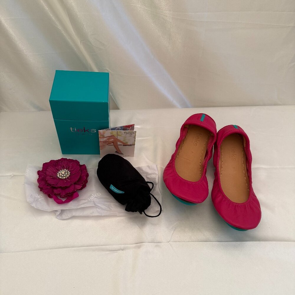 EUC Tieks by Gavrieli Fuchsia ballet flats with box, size 8
